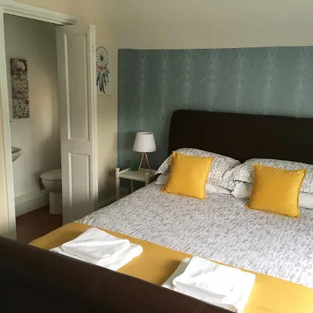 Turnbridge House Bed & Breakfast *
